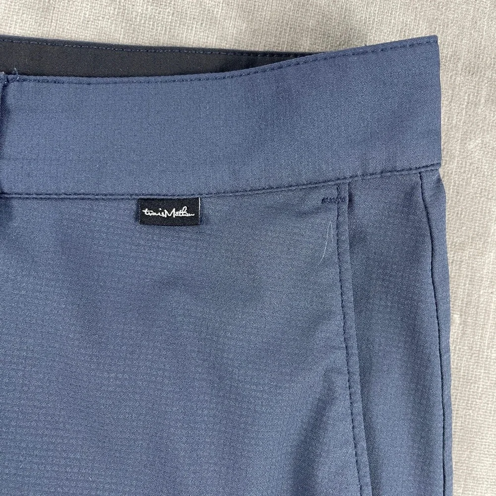 TravisMathew Men 40 Blue Golf Shorts Performance Stretch Textured